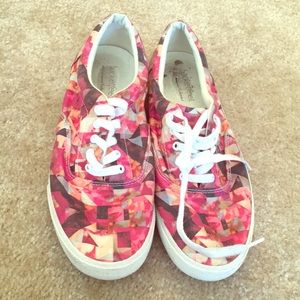 Lightly worn men’s size 10 bucketfeet shoes